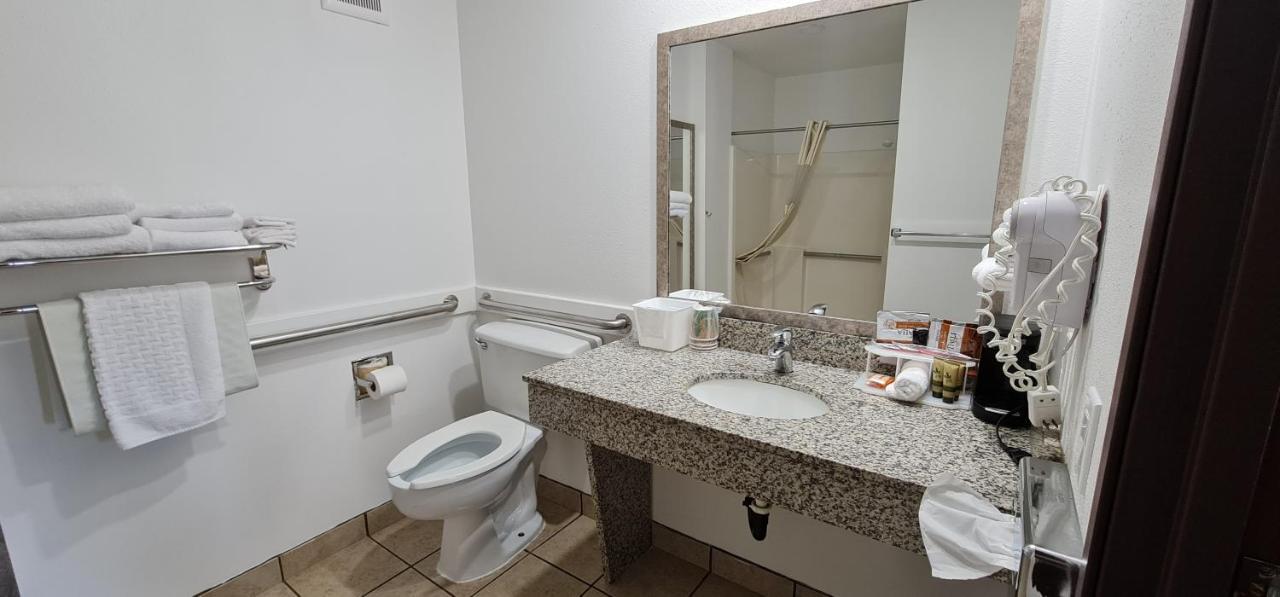 Oakridge Inn & Suites Экстерьер фото