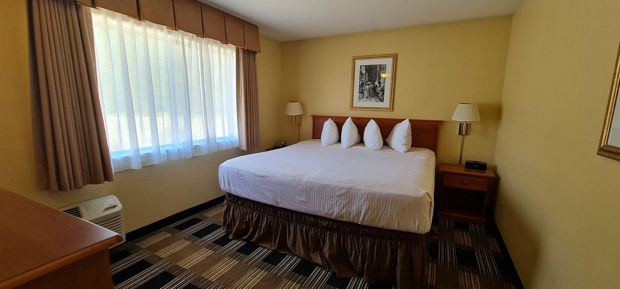 Oakridge Inn & Suites Экстерьер фото