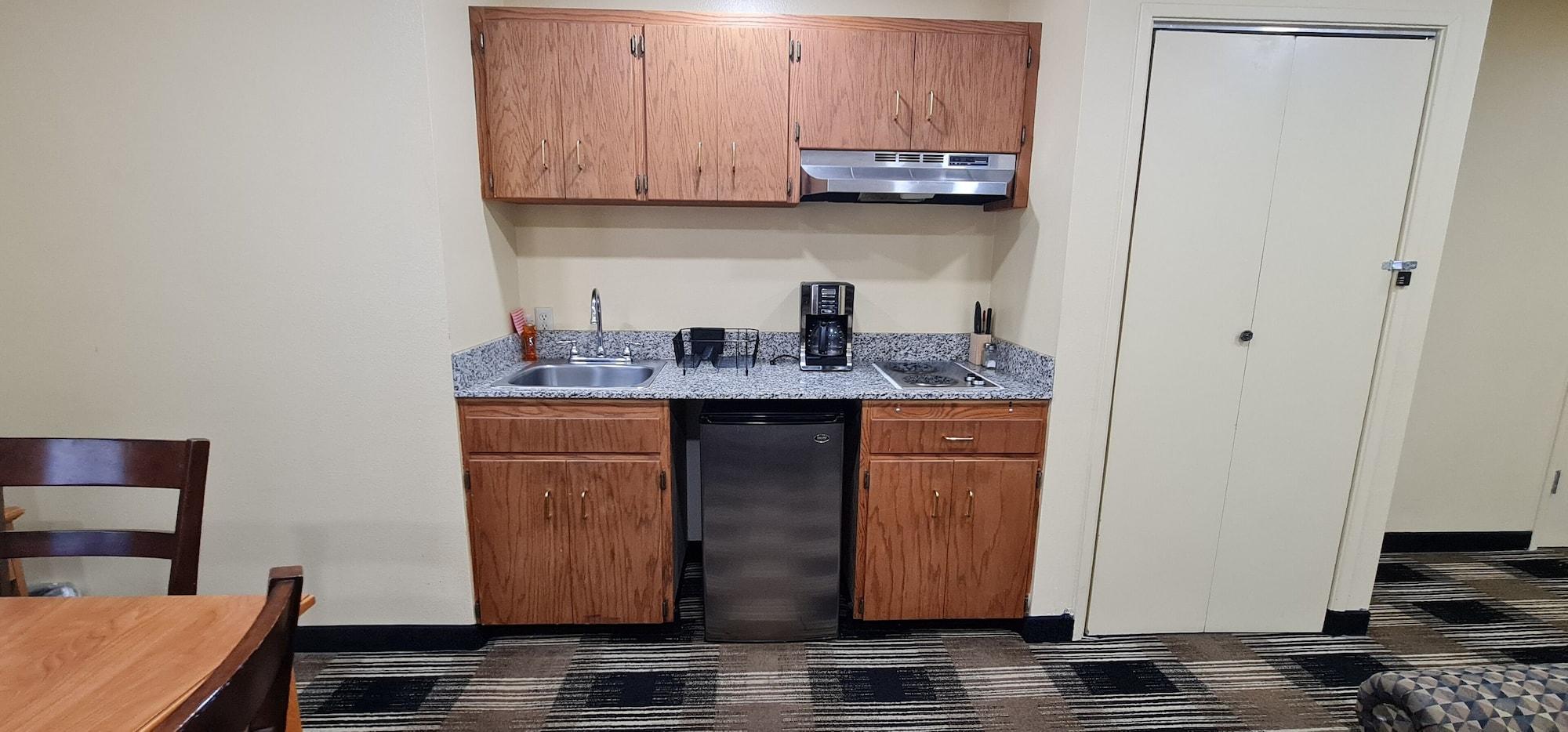 Oakridge Inn & Suites Экстерьер фото