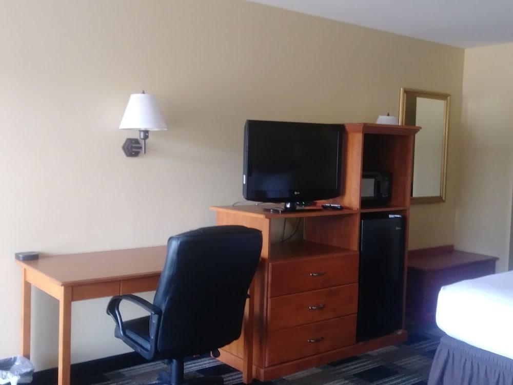 Oakridge Inn & Suites Экстерьер фото