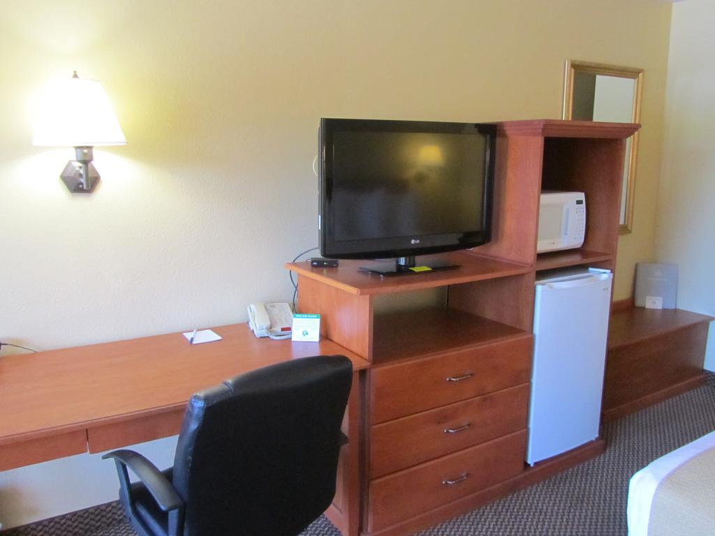 Oakridge Inn & Suites Экстерьер фото